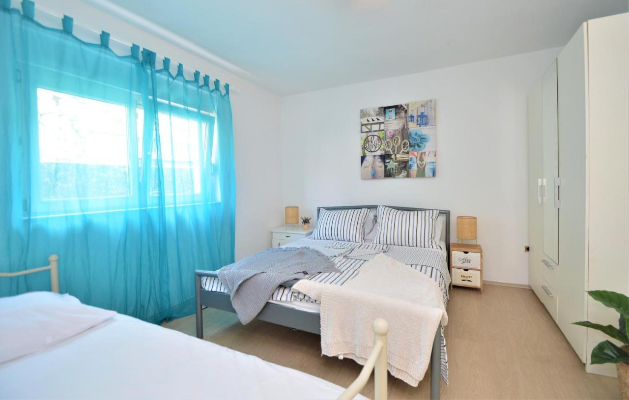 Apartment Vinea-Parking Included Шибеник Экстерьер фото