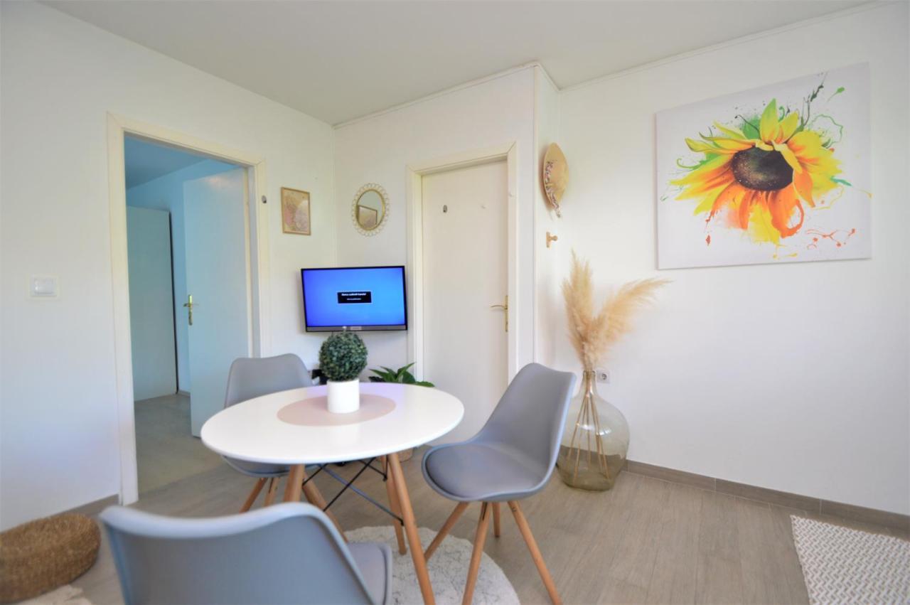 Apartment Vinea-Parking Included Шибеник Экстерьер фото